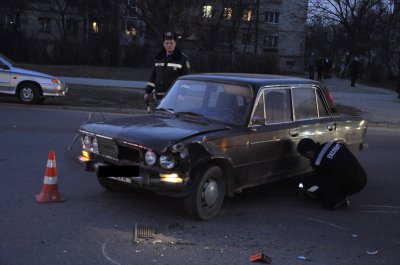 У мотоцикліста, який у Чернівцях зіткнувся з легковиком - перелом ноги