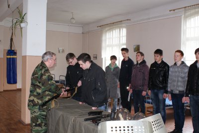 Чернівецьких старшокласників відправили “служити” у прикордонний загін