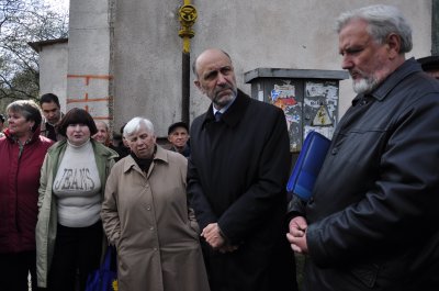 Мешканці багатоповерхівки в Чернівцях не хочуть мати під вікнами церкву