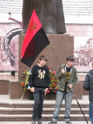 Учасники гайдамацького маршу у Чернівцях збирали кошти на політв’язнів
