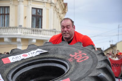 Богатир з Чернівців Костянтин Ільїн встановив світовий рекорд