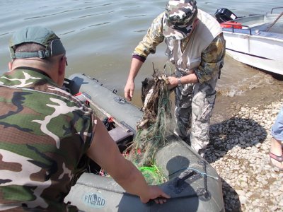 Рибалки зібрали на водосховищі 5 кілометрів браконьєрських сіток