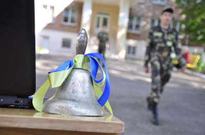 У школах Чернівців сьогодні - останній дзвінок