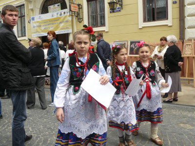 День Європи в Чернівцях святкували у шотландських спідницях і вишиванках