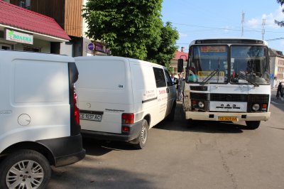 В автобусі, який потрапив в аварію у Сторожинці, було 24 пасажири