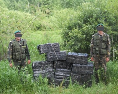 На кордоні з Румунією знайшли 6 тисяч пачок цигарок