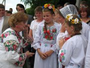 На фестивалі Миколайчука на Буковині накрили столи на тисячі людей