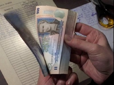 Середня зарплата буковинців перевищила 2100 гривень