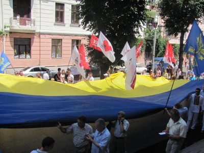 Буковинці на мітингу засудили мовний закон