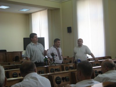Депутати облради закликали Януковича і Литвина не підписувати закон про мови