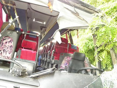 Водій автобуса, що розбився на Чернігівщині, ймовірно заснув за кермом