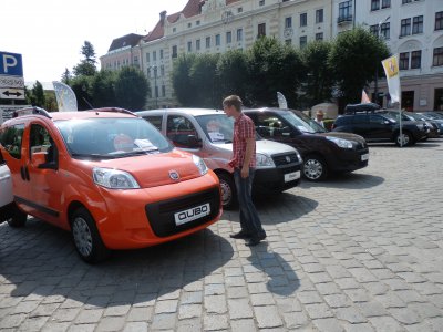 На Петрівському Ярмарку продавали трактори та робили татуювання