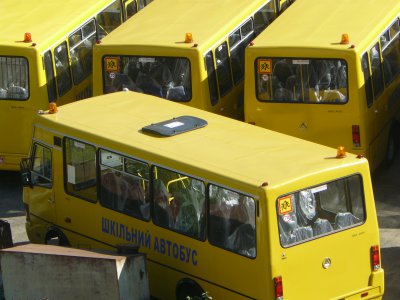 Шкільний автопарк у Вижниці має ще чотири нові автобуси