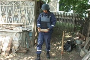 На Буковині знайшли гранату і два снаряди