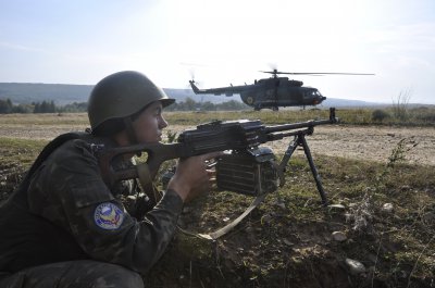 Неподалік румунського кордону літали військові літаки та вертольоти