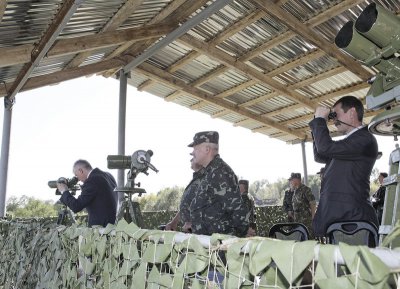 На Буковині міністр оборони пообіцяв підвищити зарплату військовим