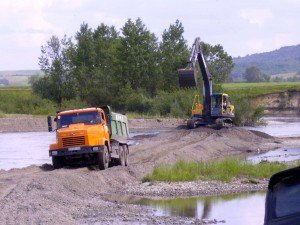 Річку на Буковині почистили на 211 тисяч гривень