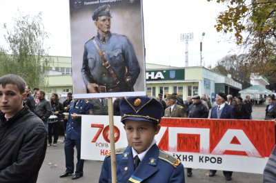 У Чернівцях 70-ту річницю УПА відзначили маршем та спільною молитвою