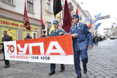 У Чернівцях 70-ту річницю УПА відзначили маршем та спільною молитвою