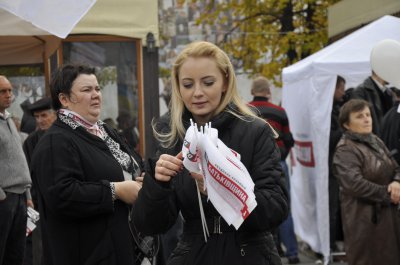 На зустріч із Яценюком прийшли кілька тисяч буковинців