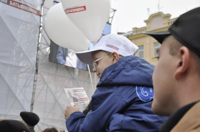 На зустріч із Яценюком прийшли кілька тисяч буковинців