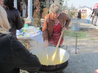 На буковинському ярмарку найбільше розкуповували яйця та фіточаї