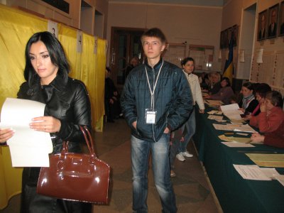 У Чернівцях голосують без черг У Чернівцях голосують без черг