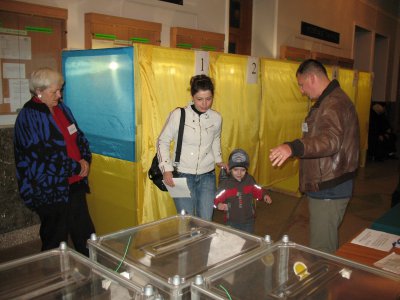 У Чернівцях голосують без черг У Чернівцях голосують без черг