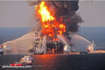 Поблизу США вибухнула нафтопереробна платформа