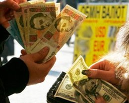 Арбузов вважає, що 15% збір на продаж валюти захистить людей