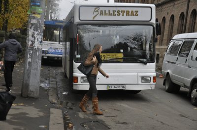 Чернівчан повезе французький та німецький автобусний секонд-хенд