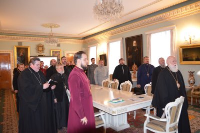Філарет позбавив священика хреста за участь у виборах