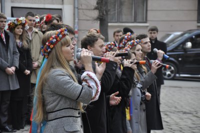 Автору пісні "Марічка" відкрили пам’ятну дошку в Чернівцях