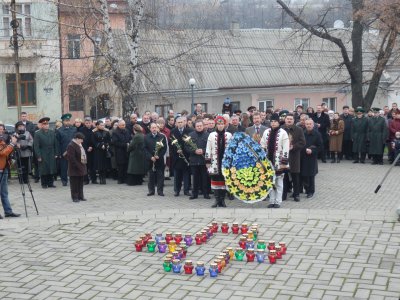 У Чернівцях відбувся молебень пам'яті жертв Голодомору