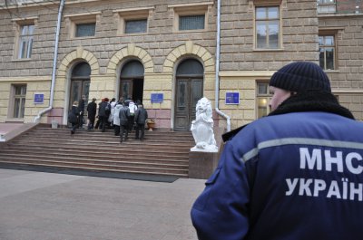 Всіх працівників ОДА вигнали на вулицю — запідозрили вибухівку