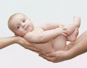 Допомога при народженні дитини збільшиться майже на 7%