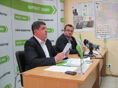 Опозиція обіцяє провести перевибори у Чернівцях і Новодністровську
