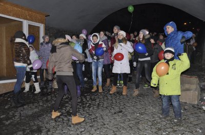 Хореографа Івана Величка на площі в Чернівцях привітали танцювальним флеш-мобом