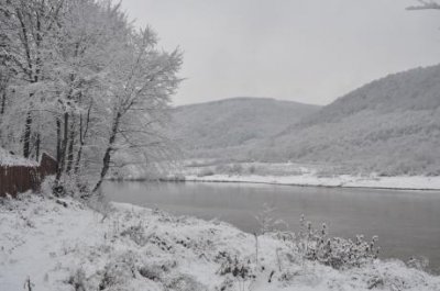 На Півночі України сильний сніг, на Заході - морози