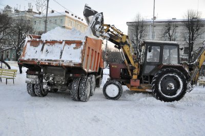 З центру Чернівців вивезли 1900 тонн снігу