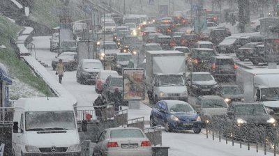 Завтра вдень у західних областях України очікуються складні погодні умови