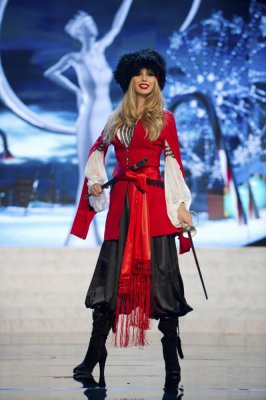 На конкурсі "Міс Всесвіт - 2012" проходить презентація костюмів