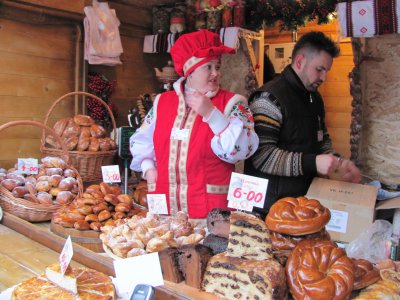 У Чернівцях відкрили різдвяне містечко від Фірташа