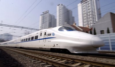 У Китаї запрацювала найдовша у світі швидкісна залізниця