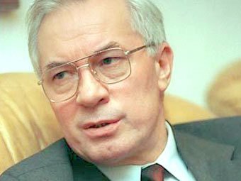 Азаров не бачить необхідності у графі "національність Азаров не бачить необхідності у графі "національність