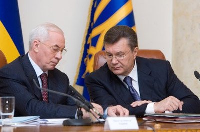 Янукович нагадав Азарову "що заважає поганим танцюристам"