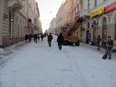 З вулиці Кобилянської вивезуть весь сніг