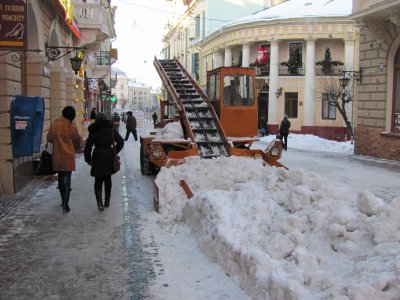 З вулиці Кобилянської вивезуть весь сніг