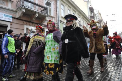 У Чернівці приїхали цигани, «Пекельна кухня» та єгиптяни