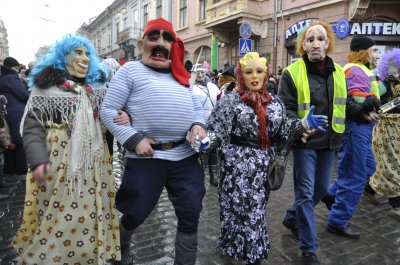 У Чернівці приїхали цигани, «Пекельна кухня» та єгиптяни